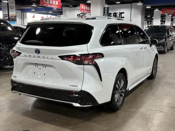 Granvia 2023 Model Intelligent Hybrid 2.5L Noble PLUS – фото 6