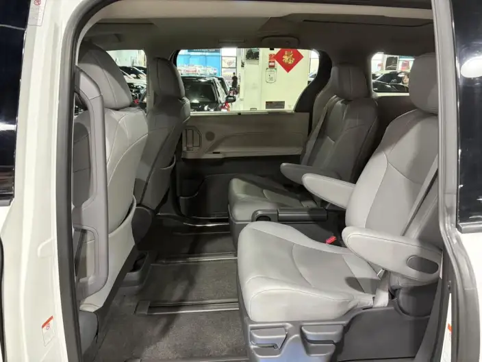 Granvia 2023 Model Intelligent Hybrid 2.5L Noble PLUS – фото 9