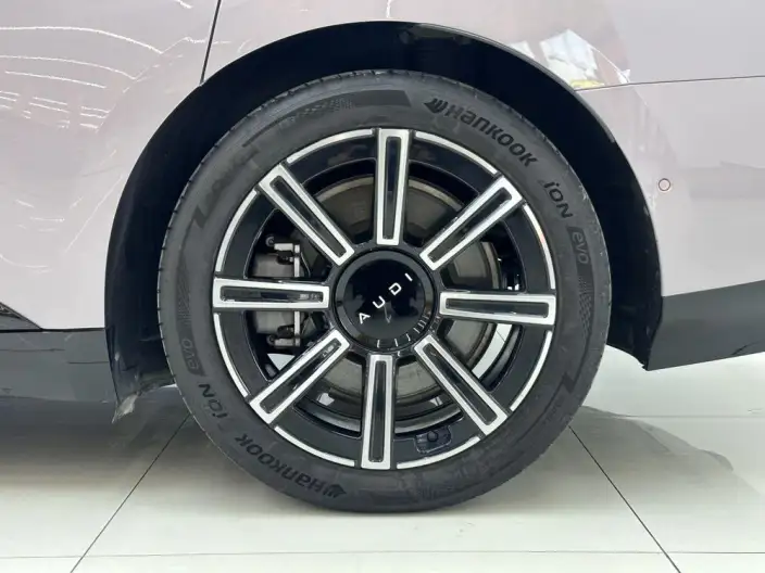 AUDI E5 Sportback 2026 Model Pioneer quattro Model – фото 9