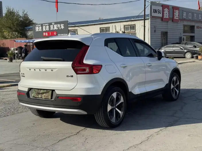 Volvo XC40 2023 Model B4 4WD Smart Range Deluxe Edition – фото 6