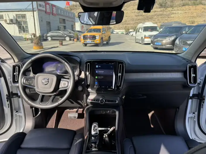 Volvo XC40 2023 Model B4 4WD Smart Range Deluxe Edition – фото 9