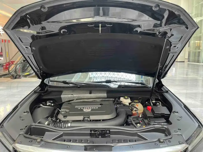 Cadillac XT4 2024 Model 28T 2WD Luxury Model – фото 7