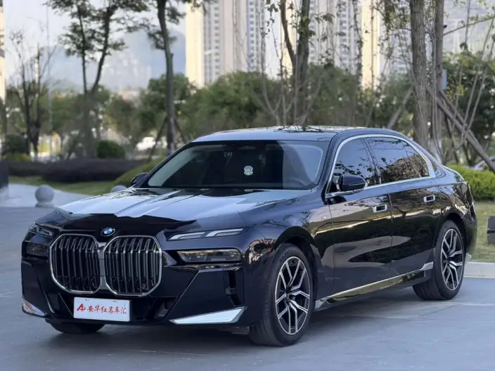 BMW 7 Series 2023 Model 735Li M Sports Set – фото 1