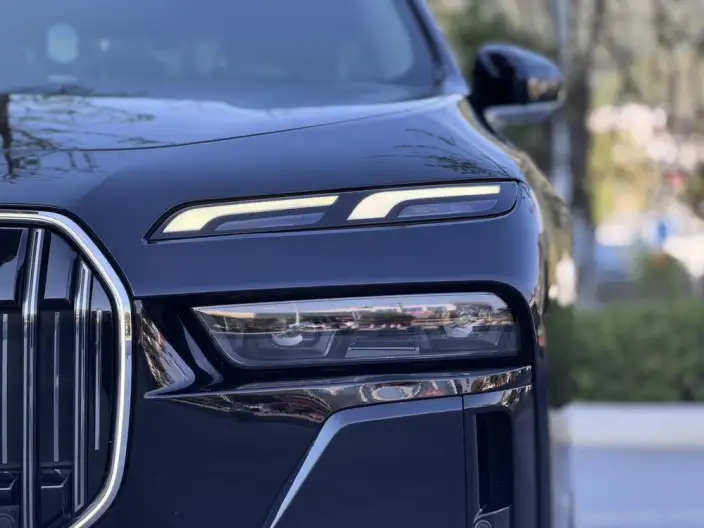 BMW 7 Series 2023 Model 735Li M Sports Set – фото 6