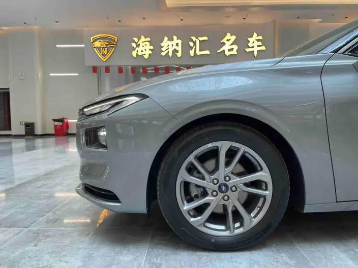 Ford Mondeo 2023 Model EcoBoost 245 Luxury Model – фото 8