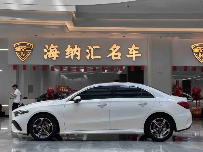 Mercedes-Benz A-class 2025 Model A 200 L Fashion Edition – фото 3