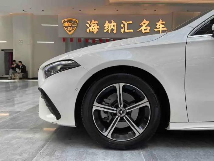 Mercedes-Benz A-class 2025 Model A 200 L Fashion Edition – фото 6