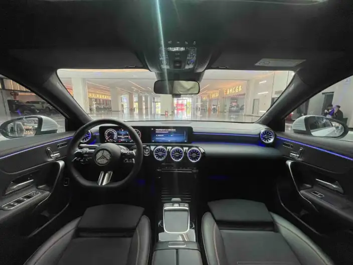Mercedes-Benz A-class 2025 Model A 200 L Fashion Edition – фото 7