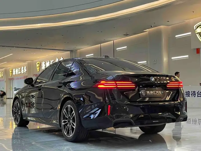 BMW 5 Series Imported 2024 Model 525i M Sports Set – фото 4