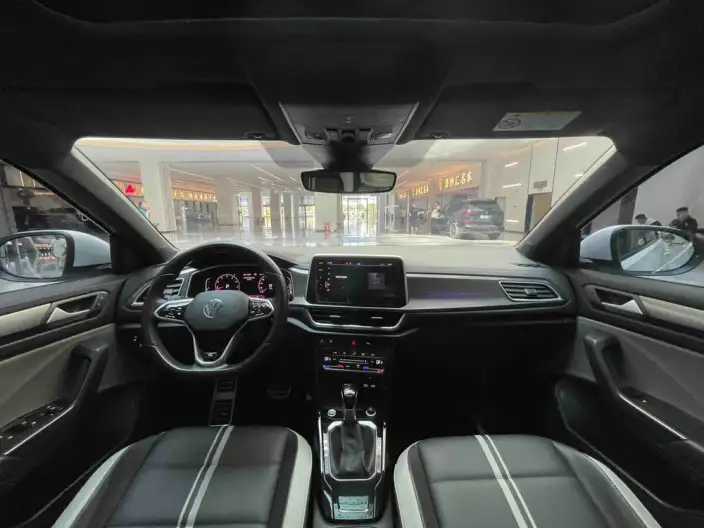 Volkswagen T-Roc 2023 Model 300TSI DSG Chenguang Edition – фото 9