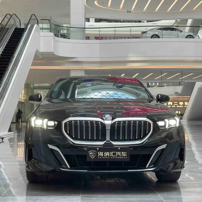 BMW 5 Series 2024 Model 525Li M Sports Set – фото 2