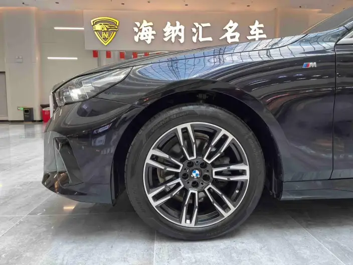 BMW 5 Series 2024 Model 525Li M Sports Set – фото 7