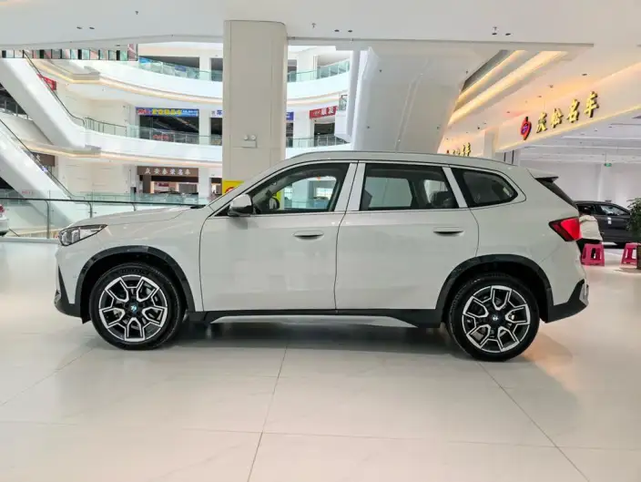 BMW X1 2026 Model sDrive25Li X Design Set – фото 4