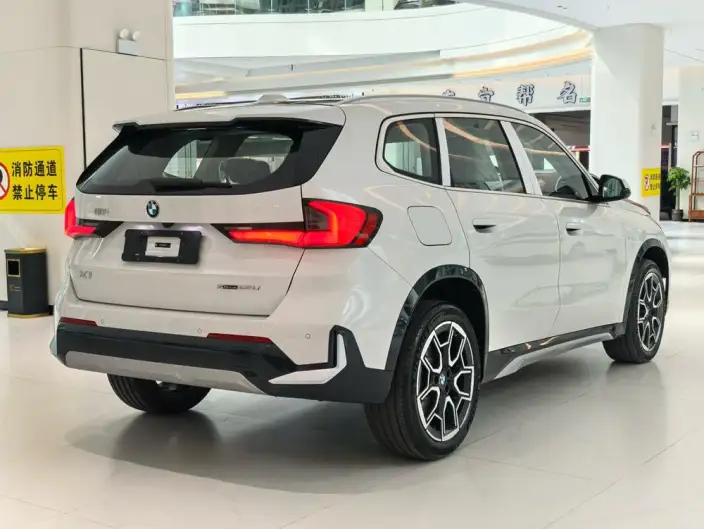 BMW X1 2026 Model sDrive25Li X Design Set – фото 7