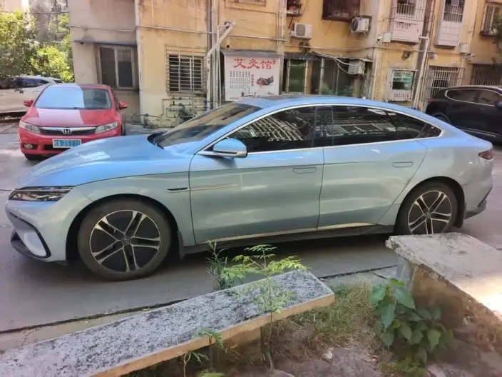 BYD Han EV 2023 Model Champion Edition 605KM Noble Model – фото 3