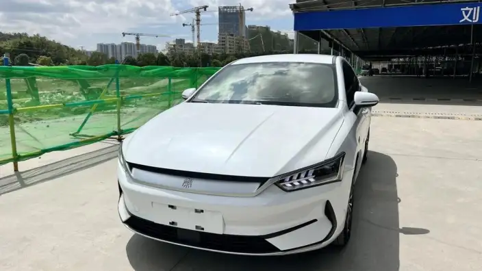 Qin Plus EV 2023 Model Champion Edition 420KM Leading Model – фото 1