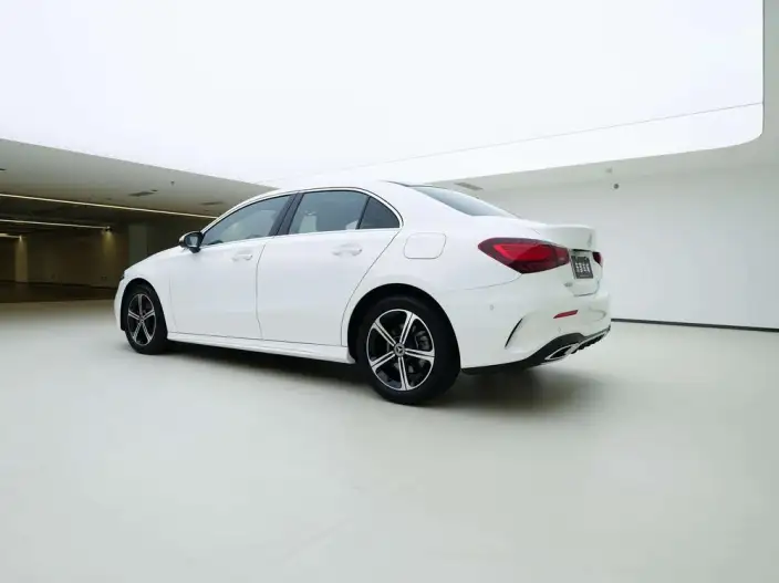 Mercedes-Benz A-class 2023 Model A 200 L Sports sedan Fashion Edition – фото 4
