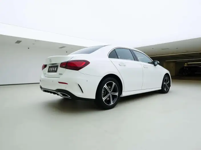 Mercedes-Benz A-class 2023 Model A 200 L Sports sedan Fashion Edition – фото 5