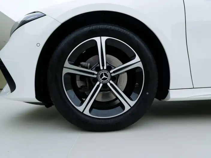 Mercedes-Benz A-class 2023 Model A 200 L Sports sedan Fashion Edition – фото 8
