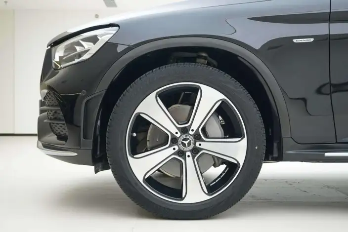 Mercedes-Benz GLC 2022 Model Facelift GLC 300 L 4MATIC Dynamic Model Collector Edition – фото 7
