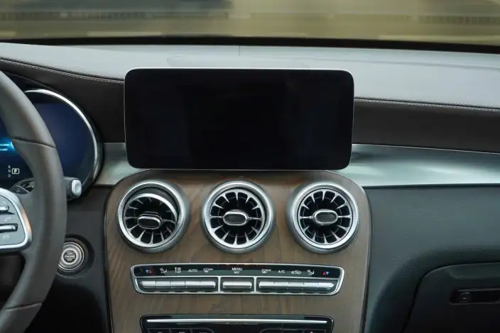 Mercedes-Benz GLC 2022 Model Facelift GLC 300 L 4MATIC Dynamic Model Collector Edition – фото 9