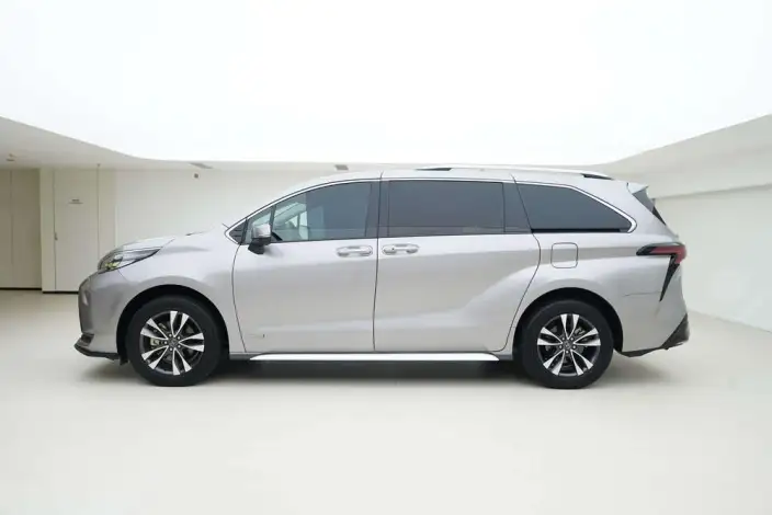 Granvia 2023 Model Intelligent Hybrid 2.5L Deluxe Edition – фото 3