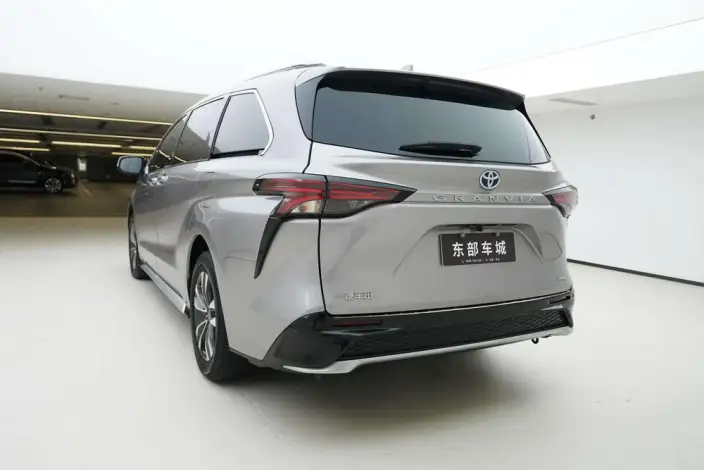 Granvia 2023 Model Intelligent Hybrid 2.5L Deluxe Edition – фото 4