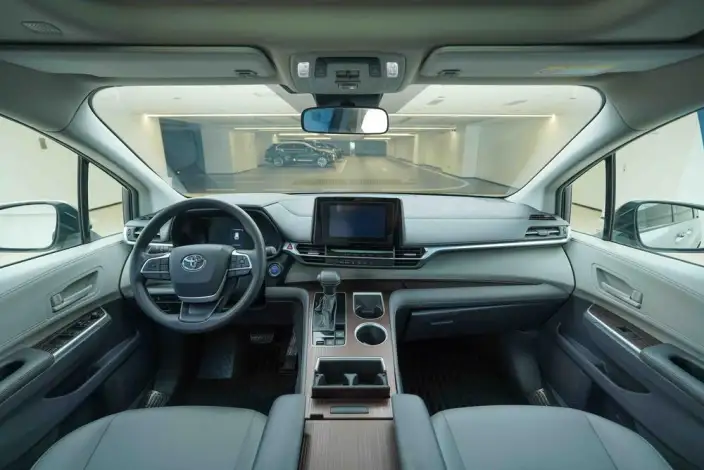 Granvia 2023 Model Intelligent Hybrid 2.5L Deluxe Edition – фото 9