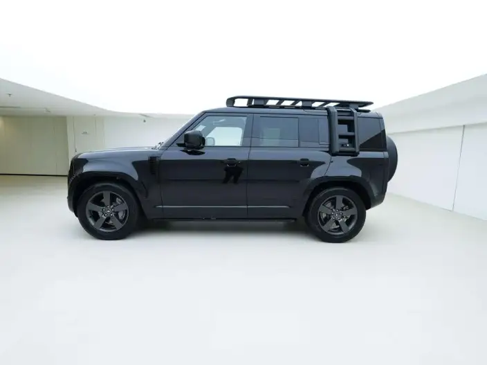 Land Rover Defender 2025 Model 110 3.0T P400 HSE X-Dynamic – фото 4