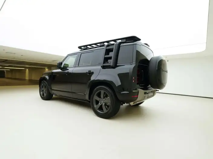 Land Rover Defender 2025 Model 110 3.0T P400 HSE X-Dynamic – фото 5