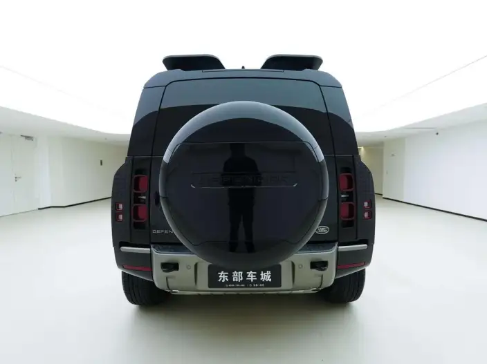 Land Rover Defender 2025 Model 110 3.0T P400 HSE X-Dynamic – фото 6