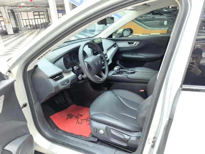 Hongqi E-QM5 2024 Model 610KM PLUS Edition 100kW – фото 9