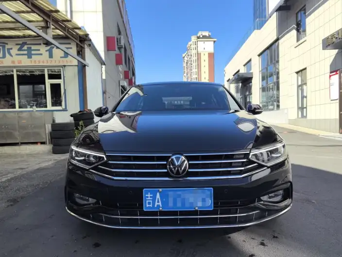 Volkswagen Magotan 2021 Model 330TSI DSG 30th Anniversary Memorial Edition – фото 2