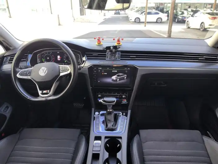 Volkswagen Magotan 2021 Model 330TSI DSG 30th Anniversary Memorial Edition – фото 7