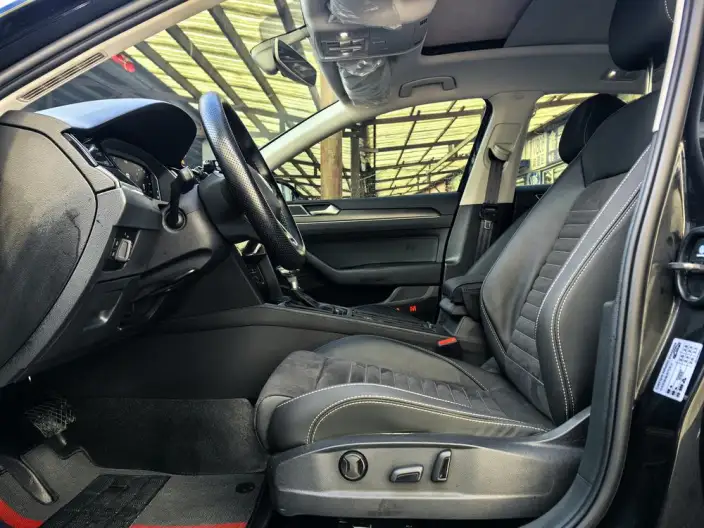 Volkswagen Magotan 2021 Model 330TSI DSG 30th Anniversary Memorial Edition – фото 10