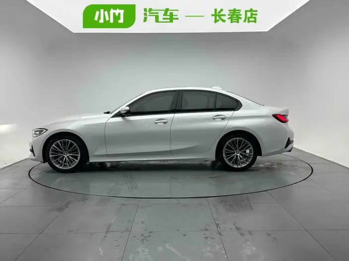 BMW 3 Series 2022 Model 320i Sports Set – фото 3
