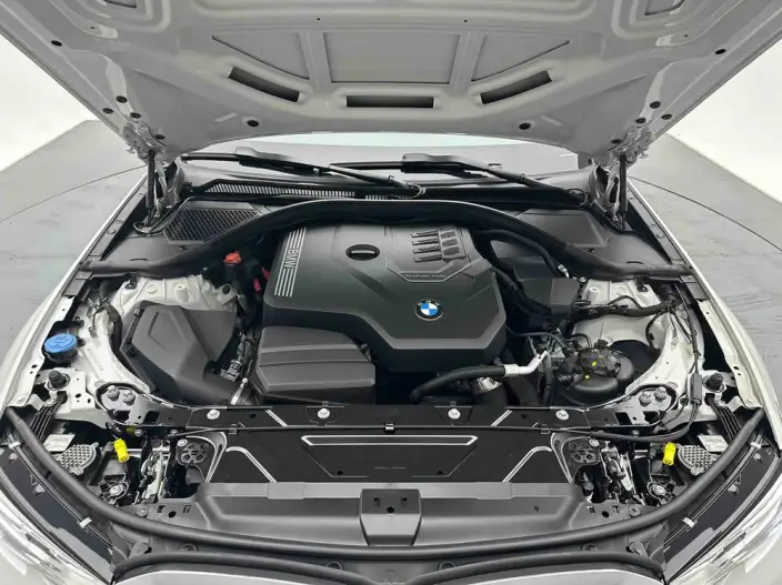 BMW 3 Series 2022 Model 320i Sports Set – фото 7