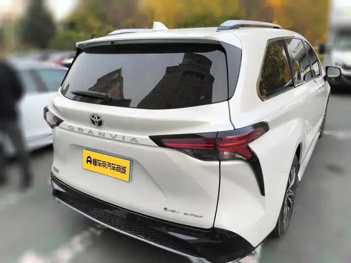 Granvia 2024 Model Intelligent Hybrid 2.5L 4WD Noble PLUS Edition – фото 2