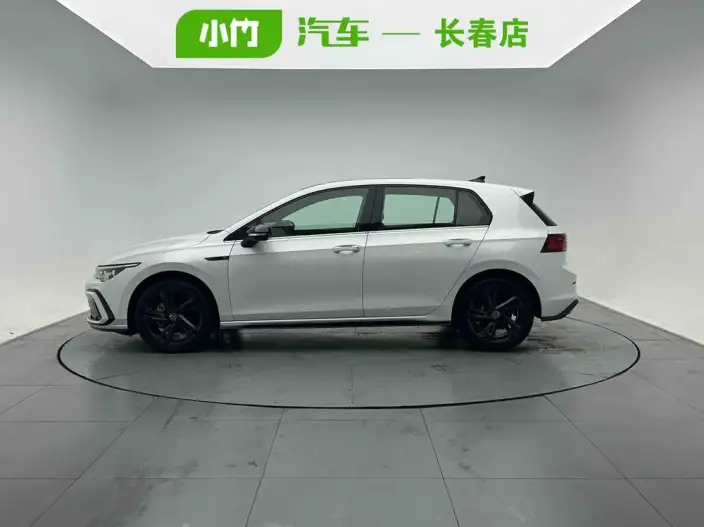 Volkswagen Golf 2023 Model 280TSI DSG R-Line Lite – фото 3