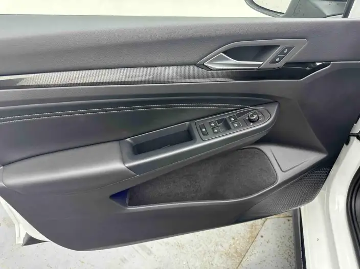 Volkswagen Golf 2023 Model 280TSI DSG R-Line Lite – фото 8