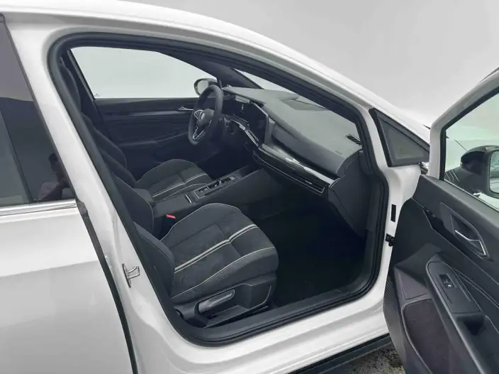 Volkswagen Golf 2023 Model 280TSI DSG R-Line Lite – фото 10