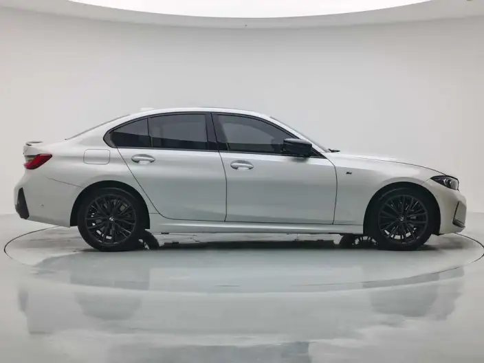 BMW 3 Series 2023 Model 330i M Sports Night Set – фото 8