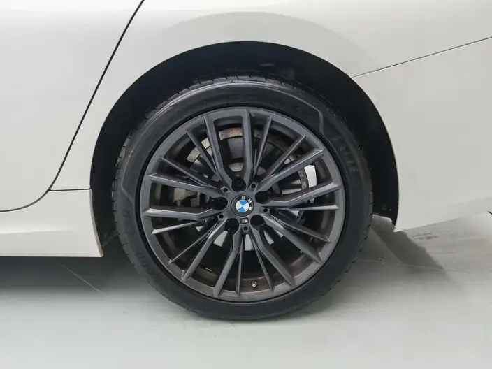 BMW 3 Series 2023 Model 330i M Sports Night Set – фото 9