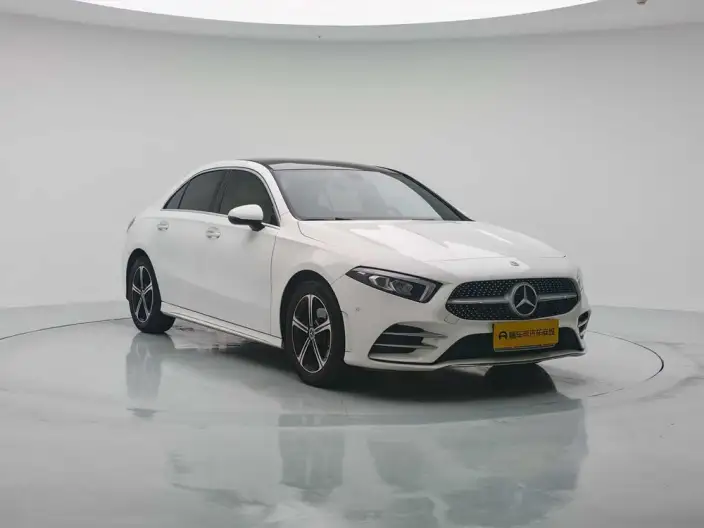 Mercedes-Benz A-class 2023 Model A 200 L Sports sedan Fashion Edition – фото 3