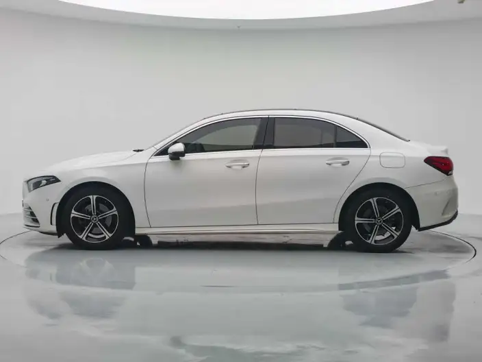 Mercedes-Benz A-class 2023 Model A 200 L Sports sedan Fashion Edition – фото 4
