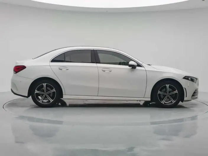 Mercedes-Benz A-class 2023 Model A 200 L Sports sedan Fashion Edition – фото 8