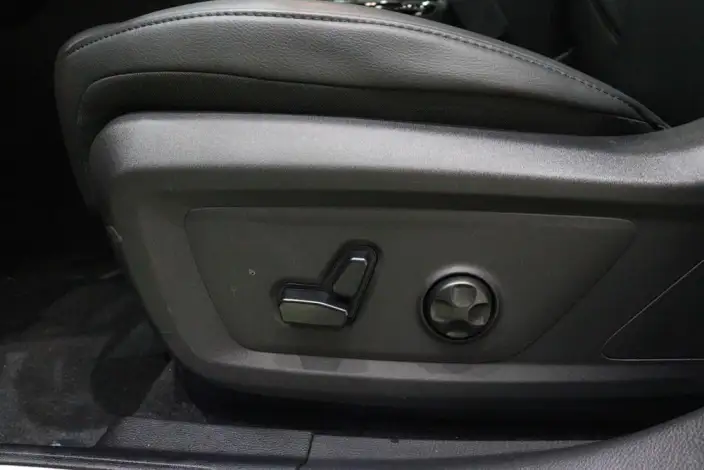Grand Commander 2022 Model 2.0T 4WD Deluxe Edition – фото 9