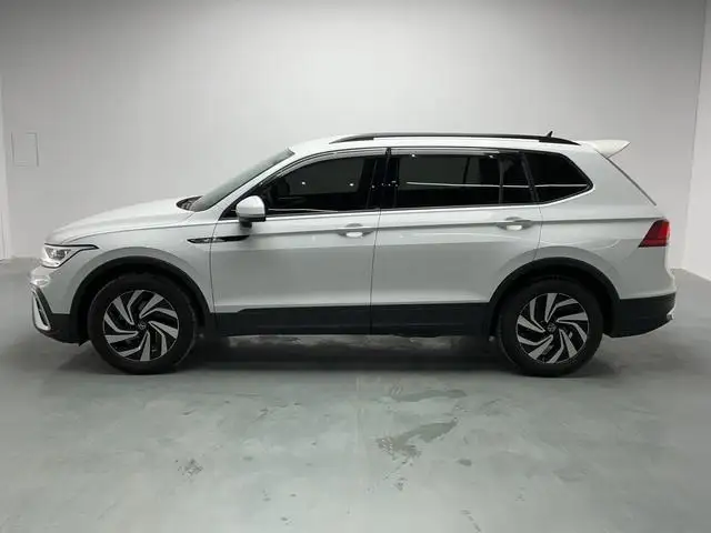 Volkswagen Tiguan L 2023 Model 330TSI 2WD Comfort Edition – фото 4