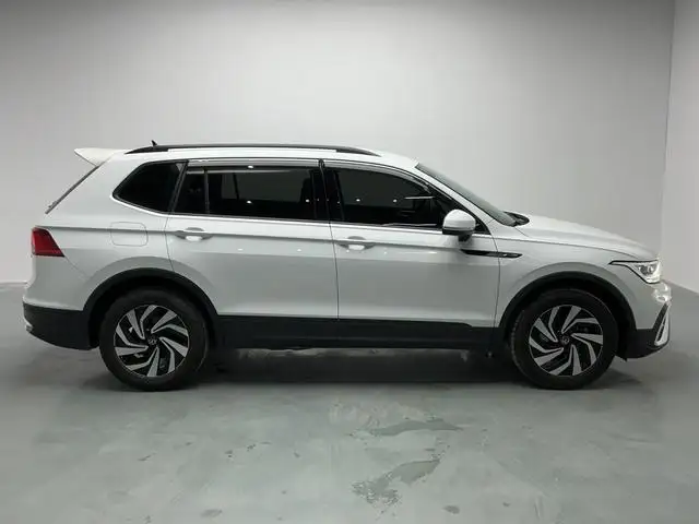 Volkswagen Tiguan L 2023 Model 330TSI 2WD Comfort Edition – фото 8