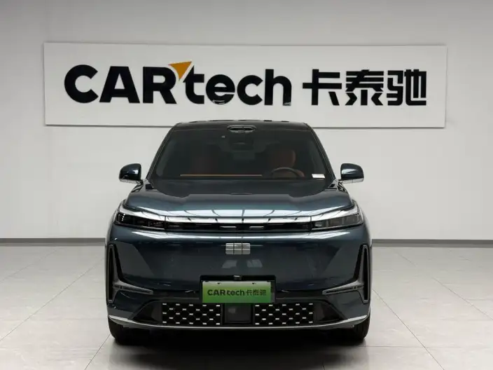 Geely M9 2025 Model 210km 4WD Pilot Edition